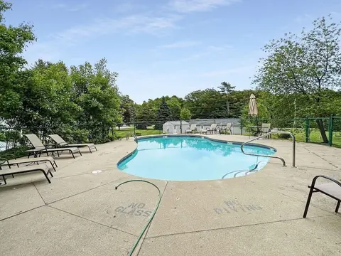 Captain's Quarters, 1.5 Miles to Downtown Ogunquit!