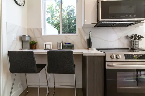 Scandinavian-style 1BR Apartment Built 2024 p81
