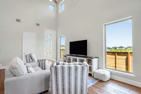 Dakota Cottage - Stay for 10