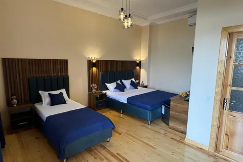 Shakuri guest house
