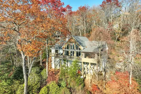 Cabin w/ Mountain Views: Near Cashiers & Highlands