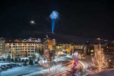5th Floor 2bd/2ba Condo With Magnificent Views 2 Bedroom Condo by RedAwning