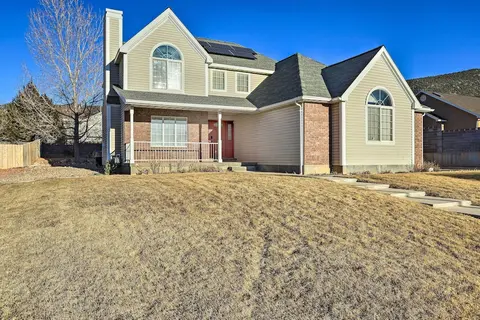 Spacious Family Home, 3 Mi to Dtwn Cedar City