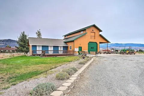 Modern East Wenatchee Studio on Working Farm!