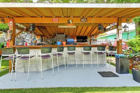 Outdoor Entertainment Area: Clearwater Condo!