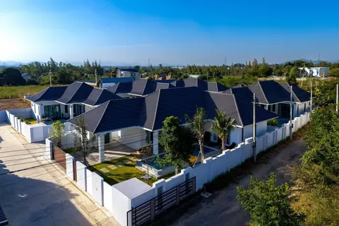 Private Modern 3 Bedroom Pool Villa- AV1