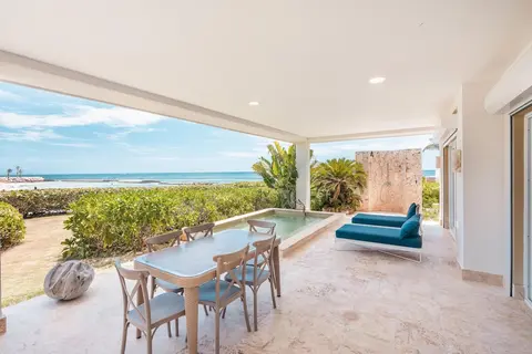 Apt w 2br-beachfront Private Pool in Sotogrande
