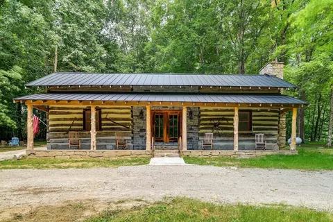 Glasgow Getaway w/ Patio, Fireplace & Grill!