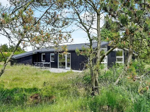 Fabulous Holiday Home in FanÃ¸ near Sea
