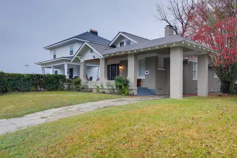 Charming Home: 2 Mi to Downtown Memphis & Zoo
