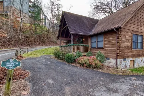Er46 - Cherith Brook - Great Location. Just Across From Swimming Pool! 2 Bedroom Cabin by RedAwning
