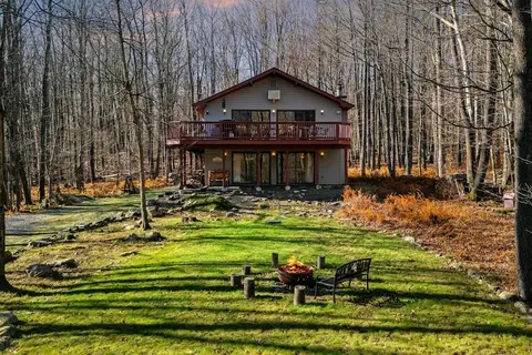 Mountain Magic by Avantstay Firepit Game Room - Pool Table Foosball