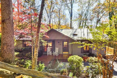 Scenic Home w/ Fire Pit & Sapphire Valley Perks!