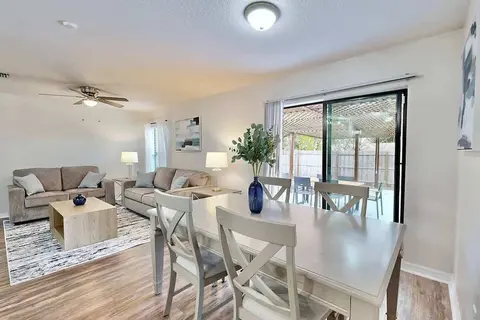 Brooksville Retreat! 3 Bed, 2 Bath!