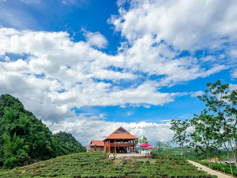 Moc Chau Arena Village