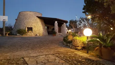 Dora Lovely Country Home