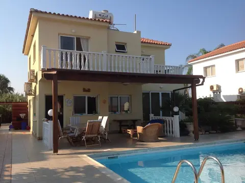 Cosy Carolyn Villa in Ayia Thekla