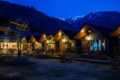Winterfell The Stay, Unique River Front Resort
