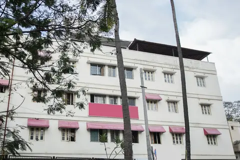 OYO 10473 Basavanagudi