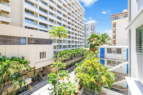 Scandia Tower Condo with 2BR and 2BA with Parking