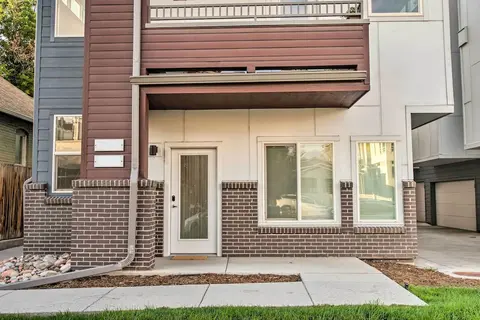 Modern Denver Townhome w/ Rooftop Terrace!