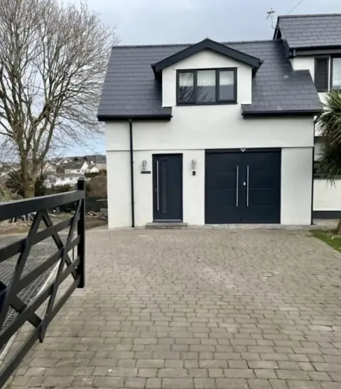 Orchard Lodge - Coastal Retreat