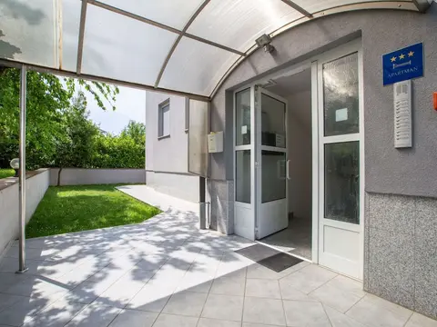 Modern Apartment in Viskovo With Balcony