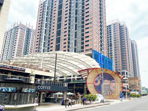 Relaxing And Cozy Living 2Br Meikarta Apartment