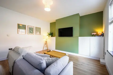 Beautiful 2 Bedroom House in Atherton Free Parking