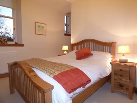 Auchenheglish Lodges - 7 Lomond Castle