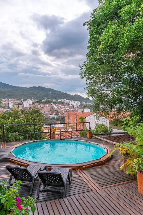 Traveler Hostel
