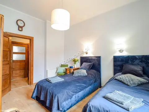 2 Bed Flat - Sleeps 8 - Parking - Wifi