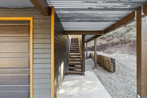 Tranquil Pine Mountain Retreat 3 Bedroom Cabin by RedAwning
