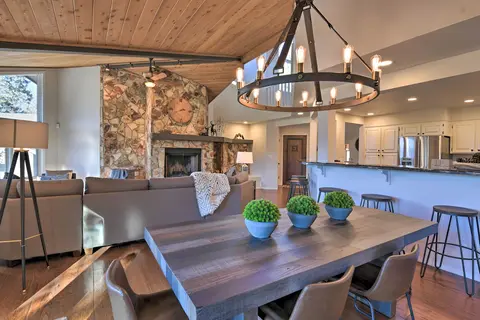 Cabin w/ Mtn View & Hot Tub by Continental Golf!