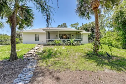 Pet-friendly Naples Vacation Rental w/ Fire Pit!