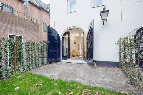 Canal Garden Apartment 11
