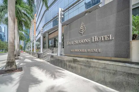 Four Seasons 1br Suite