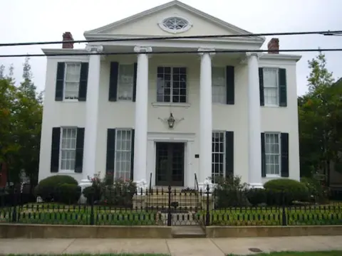 The Pillars in Natchez B&B