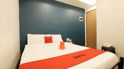 Reddoorz Plus at San Marcelino Malate