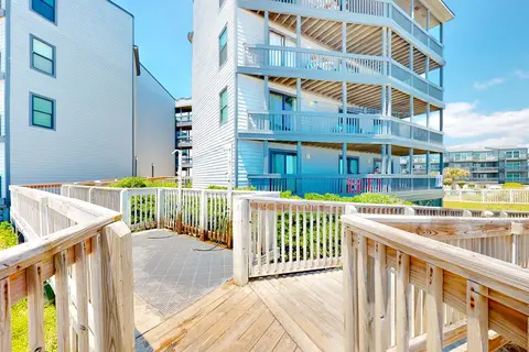 Shipwatch Villas