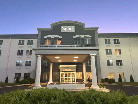 Spark By Hilton Walker Grand Rapids North