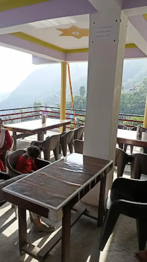 Pine Tree Homestay