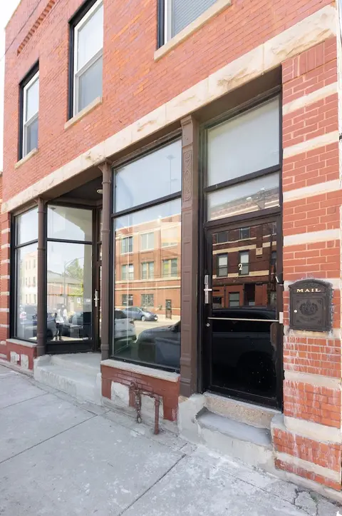 Art Deco Inspired Designer 2 Bed Loft in West Town by AllSet Turnover