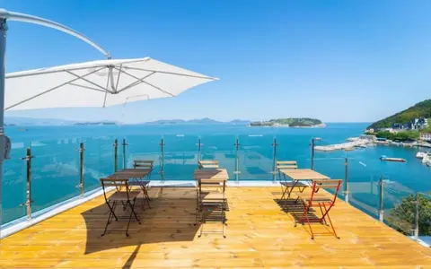 Geojedo Discovery Pool Villa