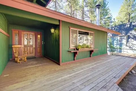 2 Mi to Lake & Skiing: Big Bear Family Cabin