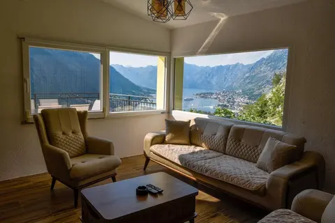Sea View Flat w Terrace in Kotor 8 min to Beach