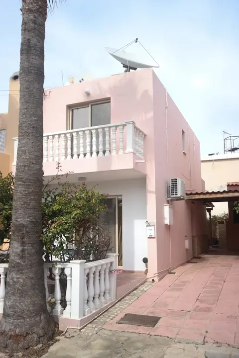 2 Bedroom House near Tombs of the Kings