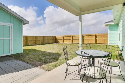 8 Mi to South Padre Island: Coastal Retreat!