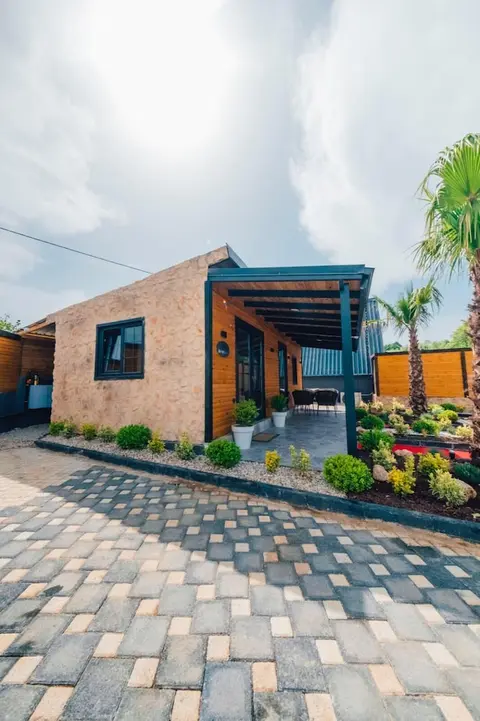 CLUB ARMADA BUNGALOV