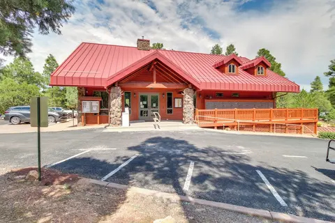 Hike & Fish: Cozy Cabin w/ Patio in Show Low!